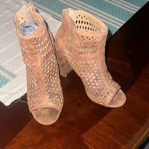 Report Tan Heeled Boots with Perforated Design